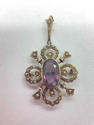 Lot 203 - A Highly Decorative Edwardian Style Seed Pearl...