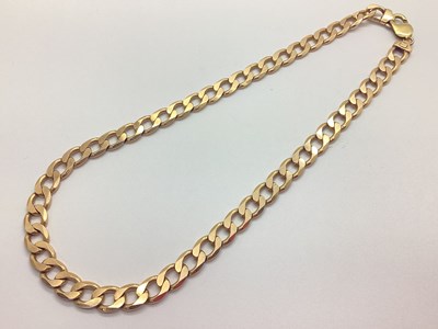 Lot 173 - A UNOAERRE Solid 9ct Gold Curb Link Chain, of...