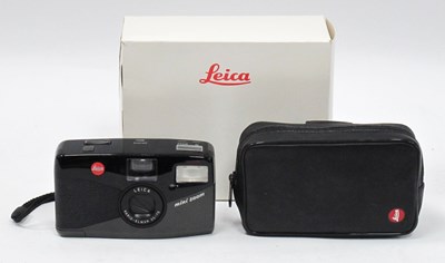 Lot 1301 - A Leica Mini Zoom 35mm Compact Camera, leather...