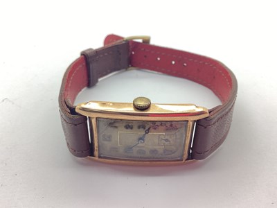 Lot 317 - A 9ct Gold Cased Art Deco Ladies Wristwatch,...