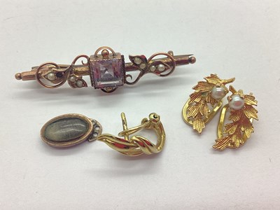 Lot 61 - A Pair of 9ct Gold Freshwater Pearl Bead...