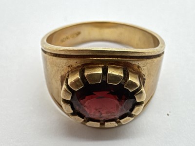 Lot 37 - A Vintage Style Single Stone Ring, the oval...