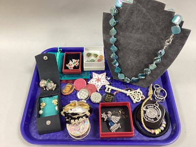 Lot 173 - Christmas and Other Modern Costume Jewellery,...