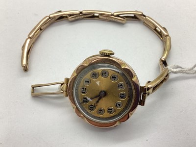 Lot 207 - A 9ct Gold Cased Art Deco Ladies Wristwatch,...