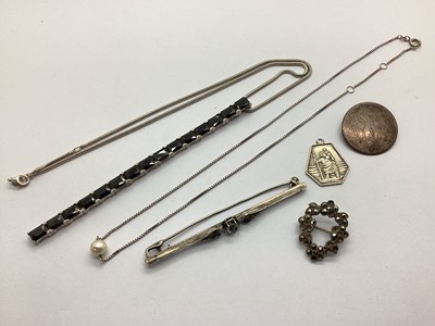 Lot 163 - A Small Collection of "925" and Other...