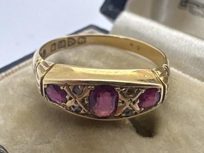 Lot 41 - An Antique 18ct Chester Gold Stone Set Ring,...