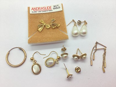 Lot 56 - A Small Collection of 9ct Gold and Other...