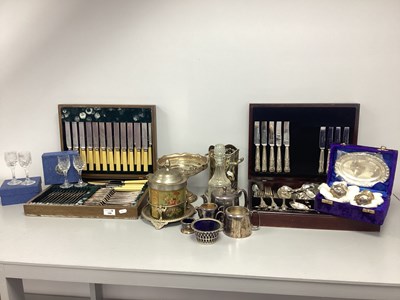 Lot 166 - A Twelve Setting Canteen of Cutlery, including...