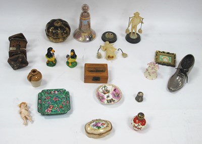 Lot 1396 - Clacton-on-Sea Trinket Box, papier mâché box,...