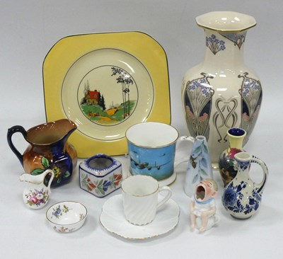 Lot 1180 - Mason's Liberty 'Ianthe' Vase 25cm tall, Old...