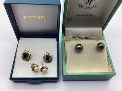 Lot 53 - A Pair of Decorative Single Stone Earstuds,...