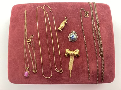 Lot 54 - A 9ct Gold Bow Style Brooch, suspending flat...