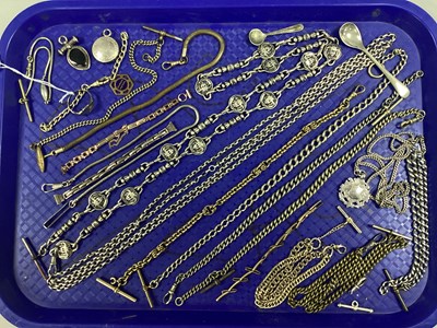 Lot 188 - A Curb Link Guard Chain, of uniform design,...