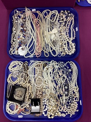 Lot 176 - A Selection of Imitation Pearl Bead Jewellery,...