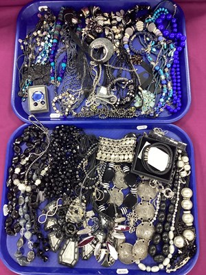 Lot 179 - A Selection of Modern Costume Jewellery,...
