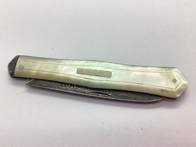 Lot 219 - A Victorian Hallmarked Silver Single Blade...