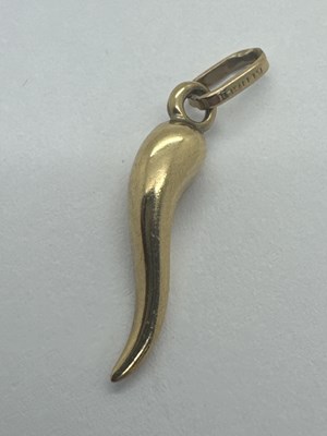 Lot 69 - A Vintage Cornicello Pendant / Charm, surmount...
