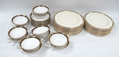 Lot 1302 - Royal Doulton 'Bristol' 26 Dinner Plates 27cm...