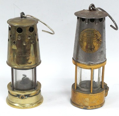 Lot 1420 - Eccles Type SL brass miners lamp tampted 66...