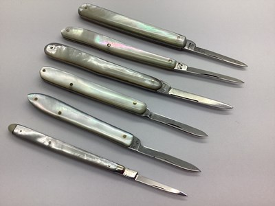 Lot 390 - A Collection of Assorted Single Blade Folding...