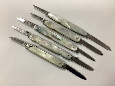 Lot 404 - A Collection of Two Blade Folding Pocket...