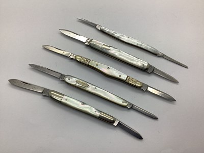 Lot 418 - A Collection of Two Blade Folding Pocket...