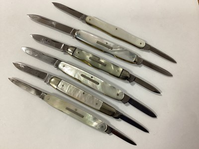 Lot 402 - A Collection of Two Blade Folding Pocket...