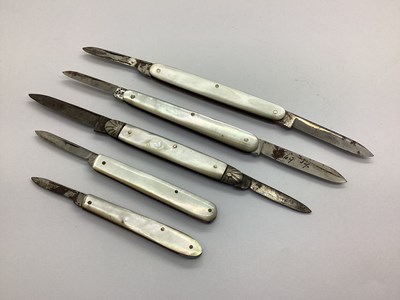 Lot 421 - Quill / Penknives, mother of pearl scales,...