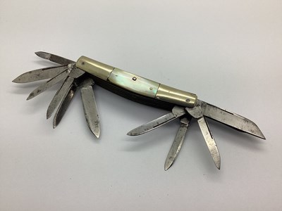 Lot 448 - Cambridge & Co Sheffield Twelve Blade Folding...