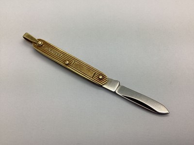 Lot 462 - A Small Single Blade Folding Pocket Knife with...
