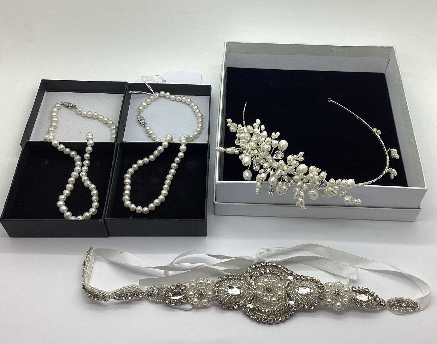 Lot 61 - Ex Bridal Boutique Freshwater Pearl Tiara,...