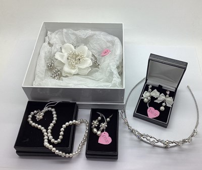 Lot 7 - Ex Bridal Boutique Flower and Diamanté Hair...