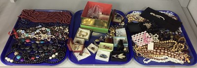 Lot 220 - A Selection of Modern Costume Jewellery,...