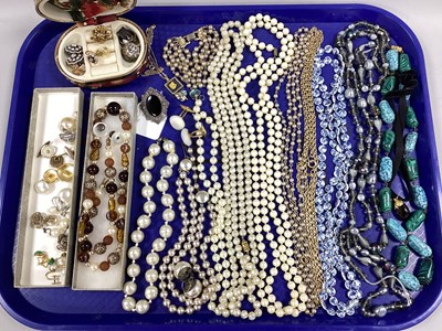 Lot 223 - A Collection of Costume Jewellery, to include...
