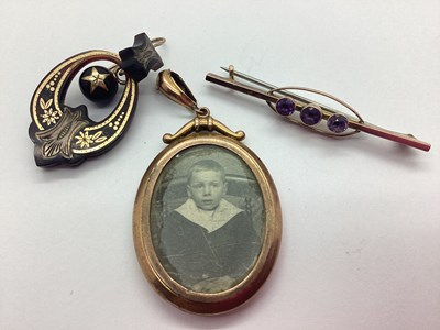 Lot 135 - A Victorian Style Locket Pendant, glazed to...