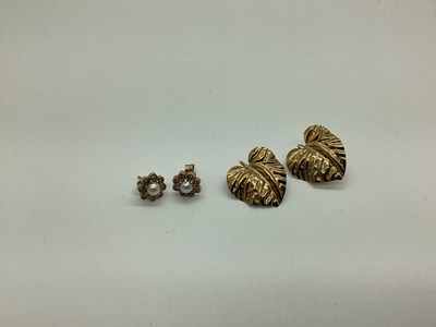 Lot 109 - A Pair of 9ct Gold Freshwater Pearl Bead and...