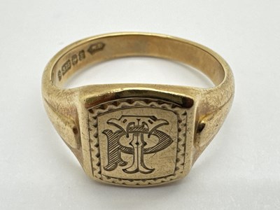 Lot 63 - A 9ct Gold Gent's Signet Ring, the shaped...