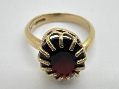 Lot 84 - A 9ct Gold Single Stone Ring, oval claw set to...