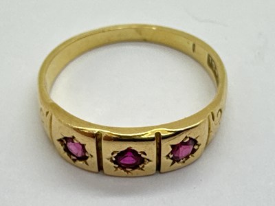 Lot 78 - A Vintage Three Stone Ring, circular collet...