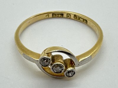 Lot 88 - A Vintage Three Stone Diamond Ring, circular...