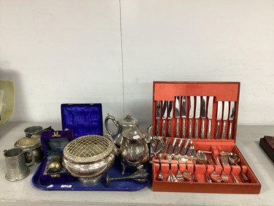 Lot 200 - An Assortment of Platedware, including posy...