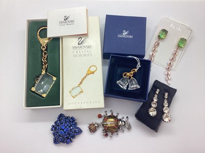 Lot 188 - An Assortment of Crystal and Diamanté Items,...