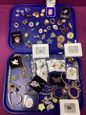 Lot 231 - An Assortment of Modern Costume Jewellery, to...