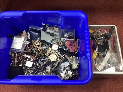 Lot 222 - An Assortment of Modern Costume Jewellery,...