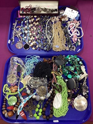 Lot 224 - An Assortment of Modern Costume Jewellery, to...