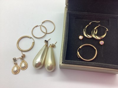 Lot 114 - A Collection of Earrings, to include "375"...