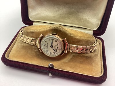 Lot 261 - Accurist; A 9ct Gold Case Ladies Wristwatch,...