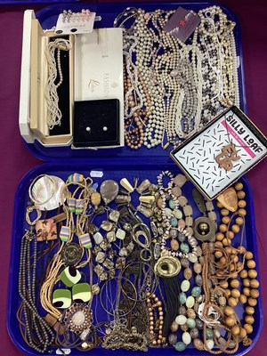 Lot 248 - A Collection of Imitation Pearl Bead Costume...