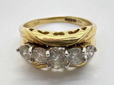 Lot 220 - A 14ct Gold Five Stone Diamond Ring, the round...