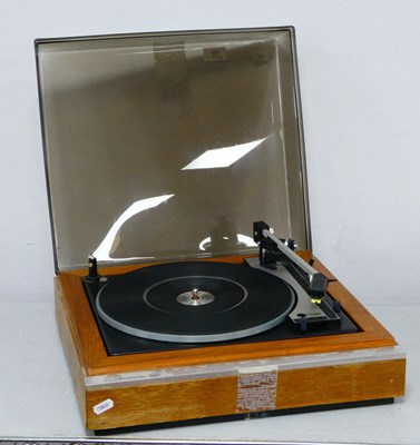Lot 355 - Wharfedale Linton Turntable, with a Shure M55E...
